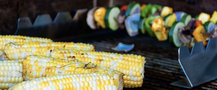 BBQ’en met groenten en kruiden uit eigen tuin